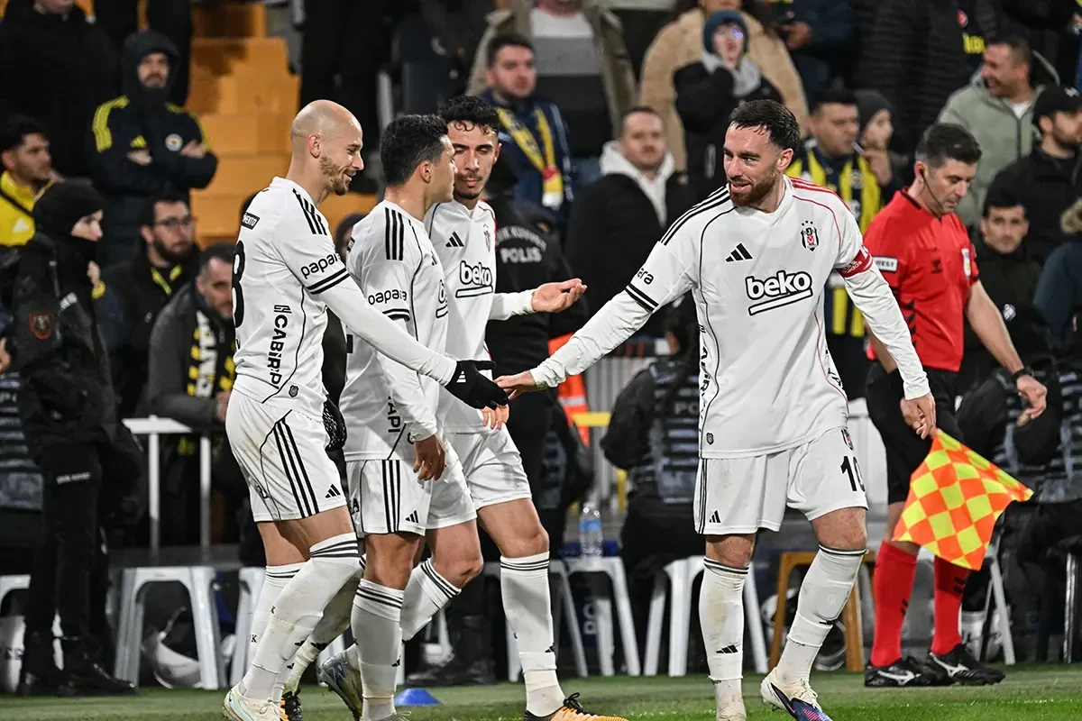 “Fənərbaxça” öz meydanında “Beşiktaş”a məğlub olub
