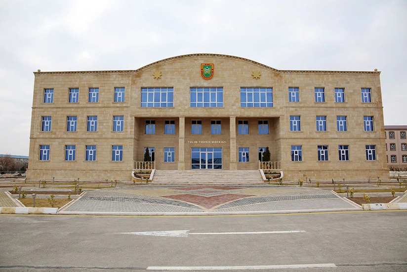 Əlahiddə Ümumqoşun Orduda müddətdən artıq həqiqi hərbi xidmətə könüllü daxil olmaq istəyənlərin qəbuluna başlanılıb