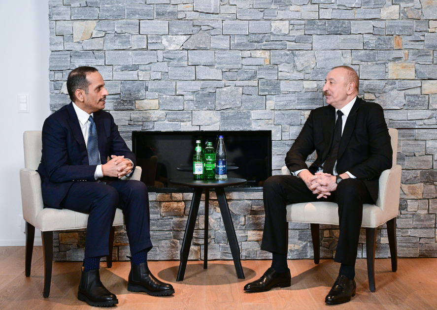 Prezident İlham Əliyev Davosda Qətərin Baş naziri və xarici işlər naziri ilə görüşüb