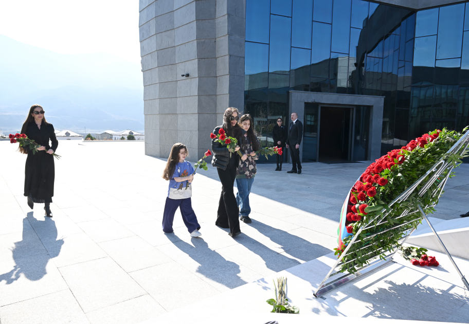 Prezident İlham Əliyev Xocalı Soyqırımı Memorialının açılışında iştirak edib