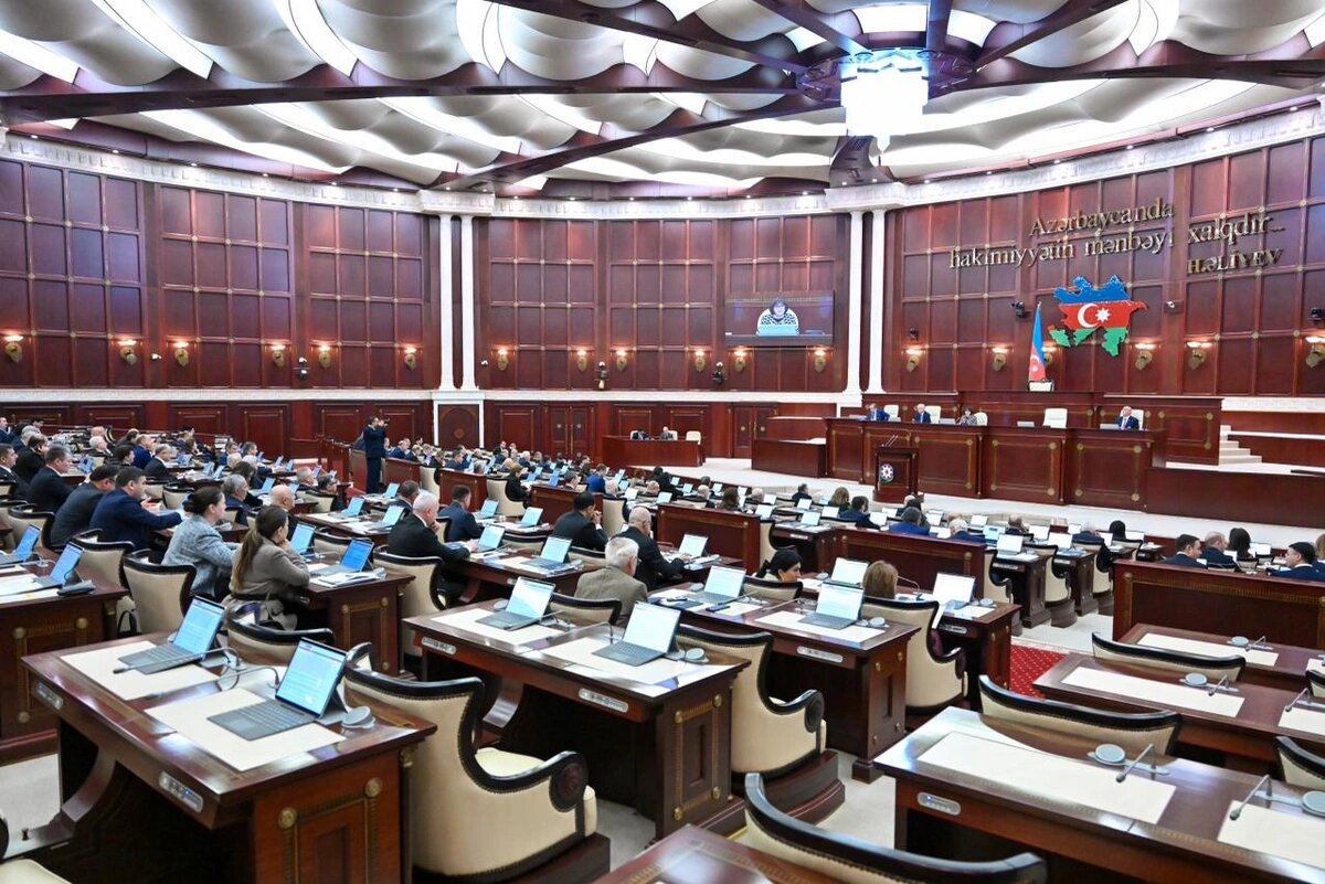 Milli Məclisin plenar iclası başlayıb, gündəlikdə 9 məsələ var