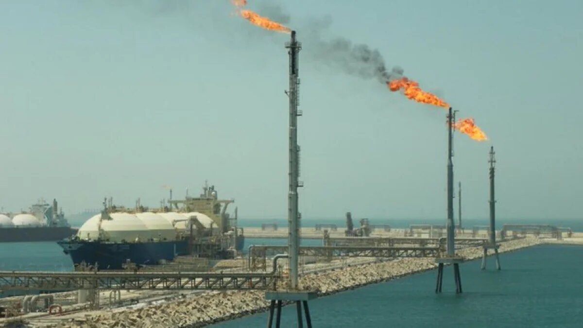 İranın zərbələri "QatarEnergy"nin zavodlarında istehsalın dayanmasına səbəb olub