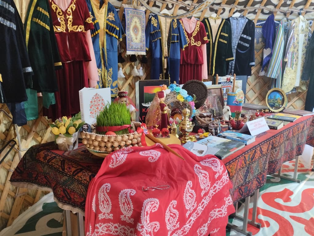 Qırğızıstanda Novruz: Azərbaycanlılar milli irsi nümayiş etdirdi -FOTO