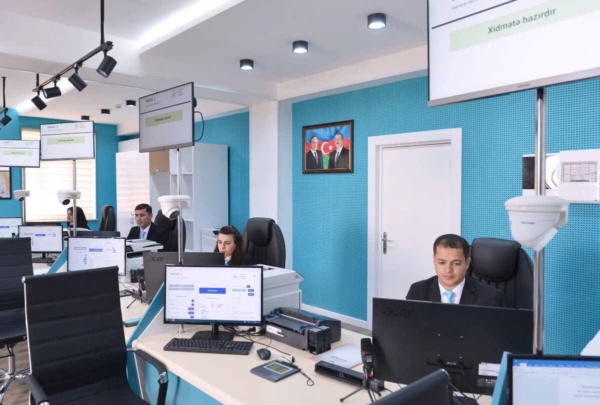 Azərbaycanda I rübdə vergi ödəyicilərinə xidmət mərkəzlərində 139 mindən çox şəxs qəbul edilib