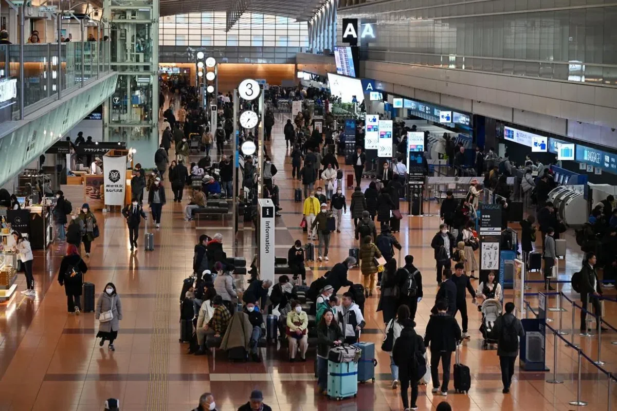 Tokio aeroportundakı nasazlıq reyslərin ləğvinə səbəb olub