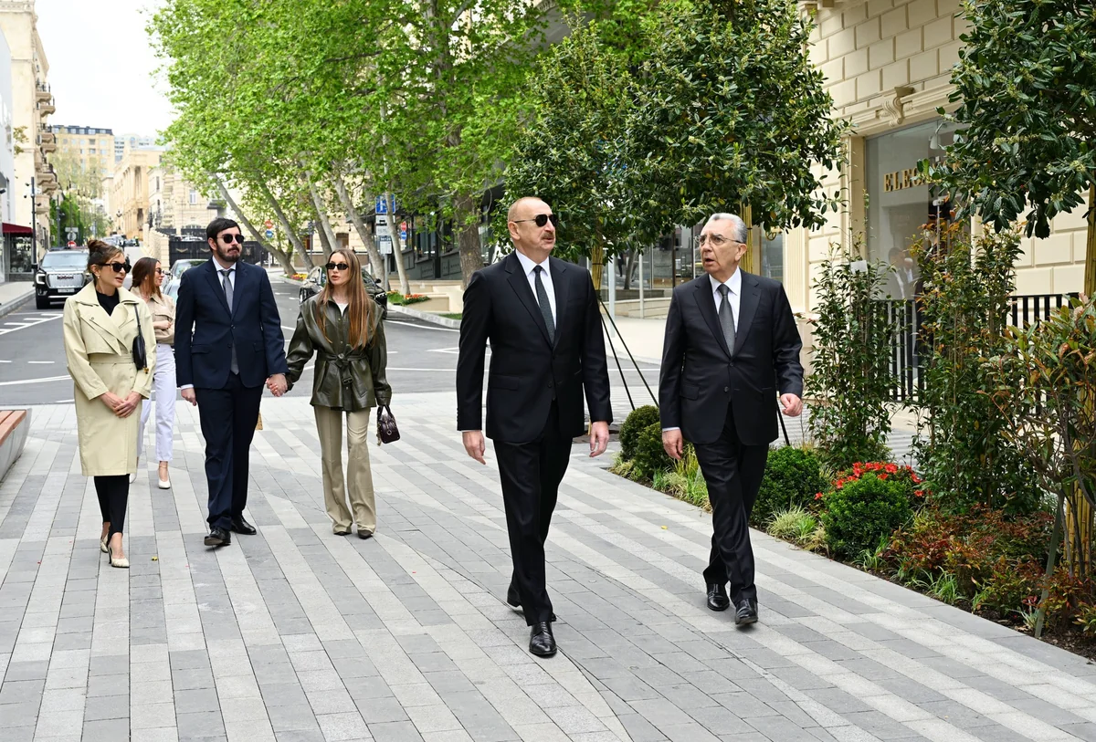 İlham Əliyev Bakının İslam Səfərli küçəsinin yenidənqurmadan sonra açılışında iştirak edib