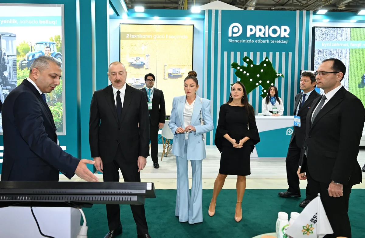 İlham Əliyev 19-cu "Caspian Agro Week" və 31-ci "InterFood Azerbaijan" sərgiləri ilə tanış olub