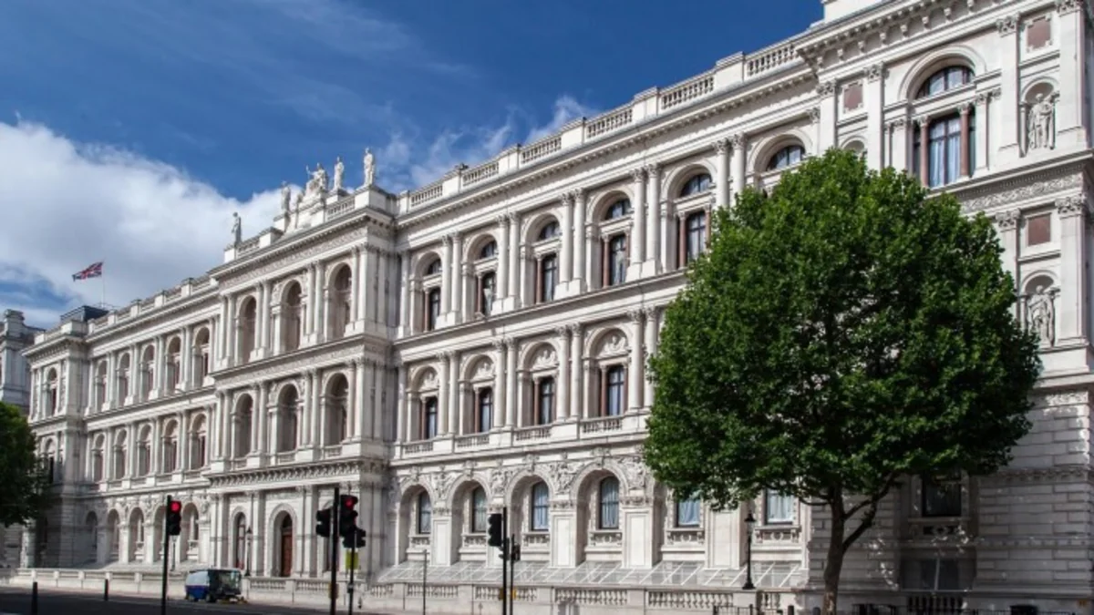     Diplomatik münasibətlərlə bağlı məsələ Britaniya XİN-də müzakirə olunub
