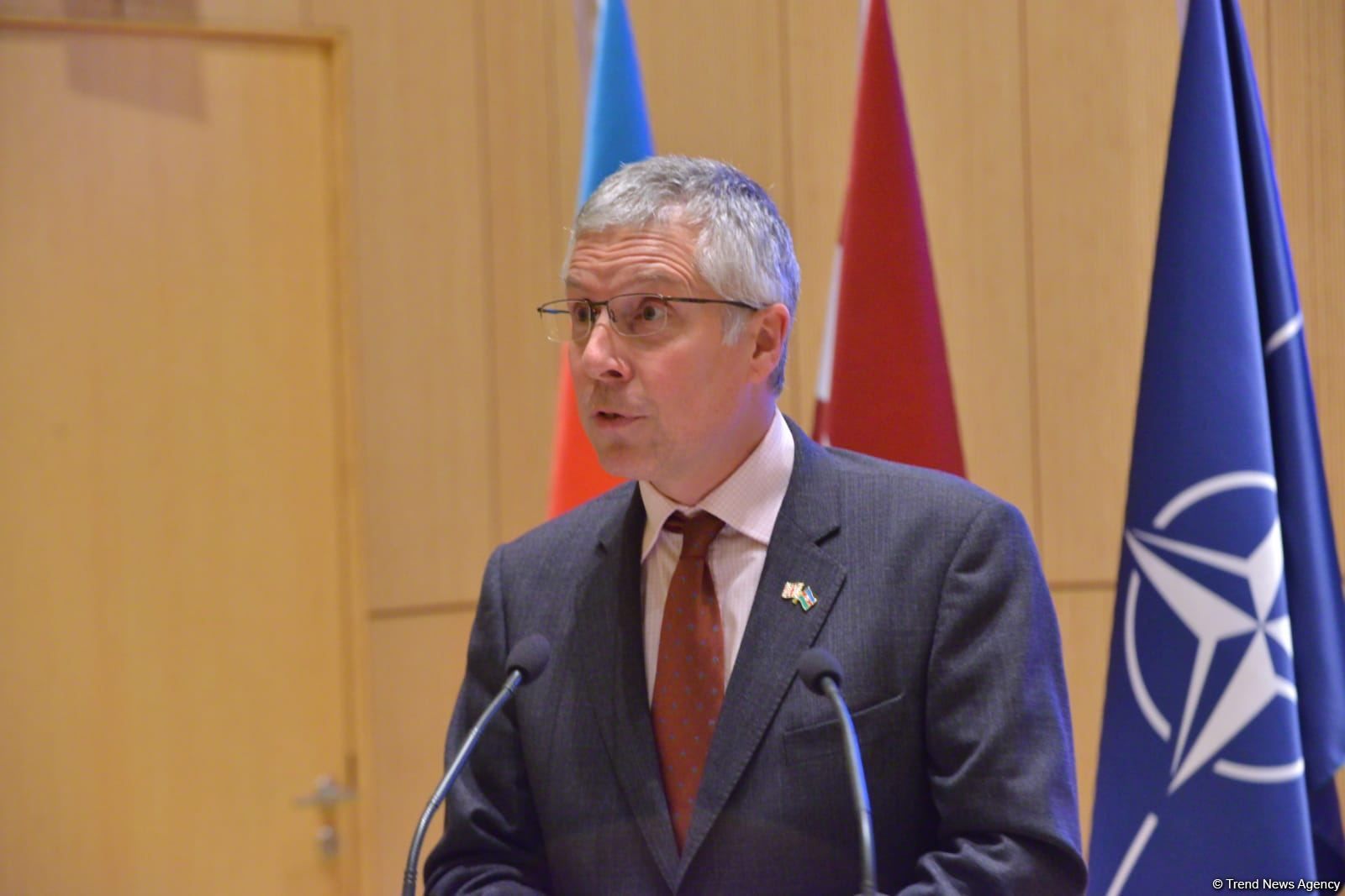     Britaniyalı diplomat Azərbaycandan ayrıldığını bildirib