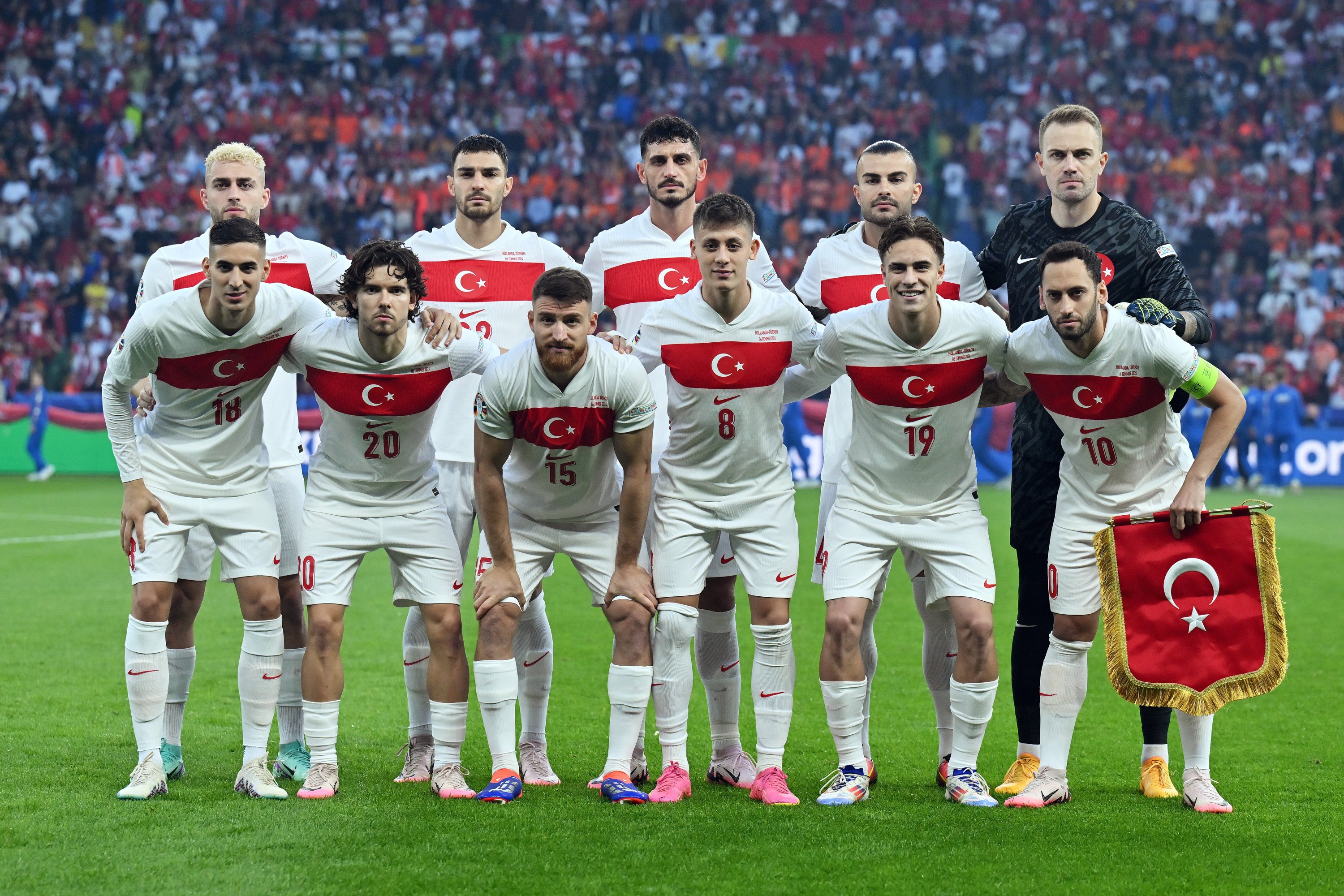 Türkiyə milli komandasında yer alan futbolçular açıqlanıb