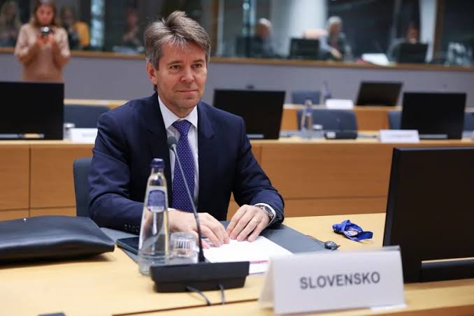     Slovakiya Azərbaycanla investisiya sazişinin tezliklə imzalanacağına ümid edir