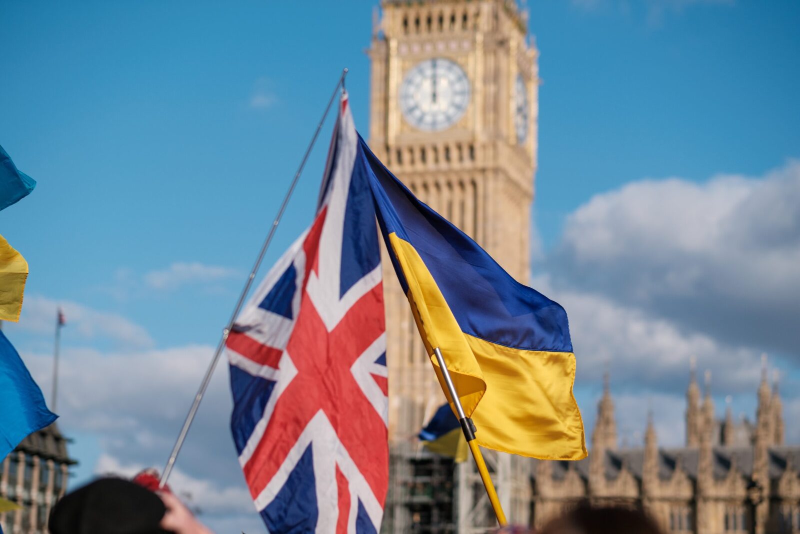     Böyük Britaniya Ukraynanın enerji təhlükəsizliyinə əlavə maliyyə dəstəyi verəcək